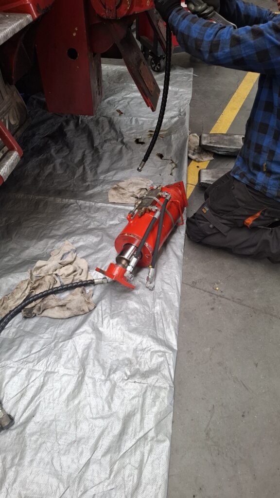 Remont hydrauliki w samochodach strażackich